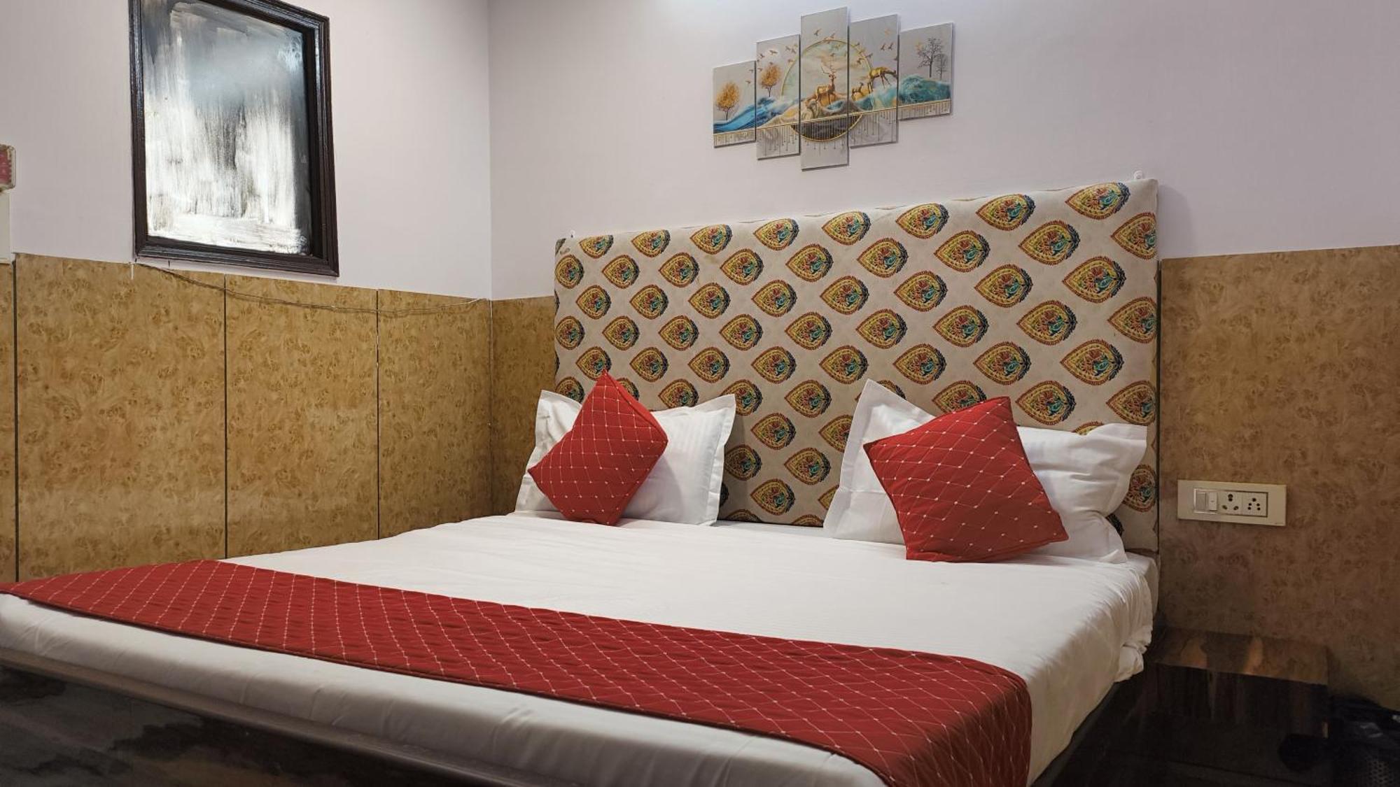 Hotel Metro Park Ню Делхи Екстериор снимка