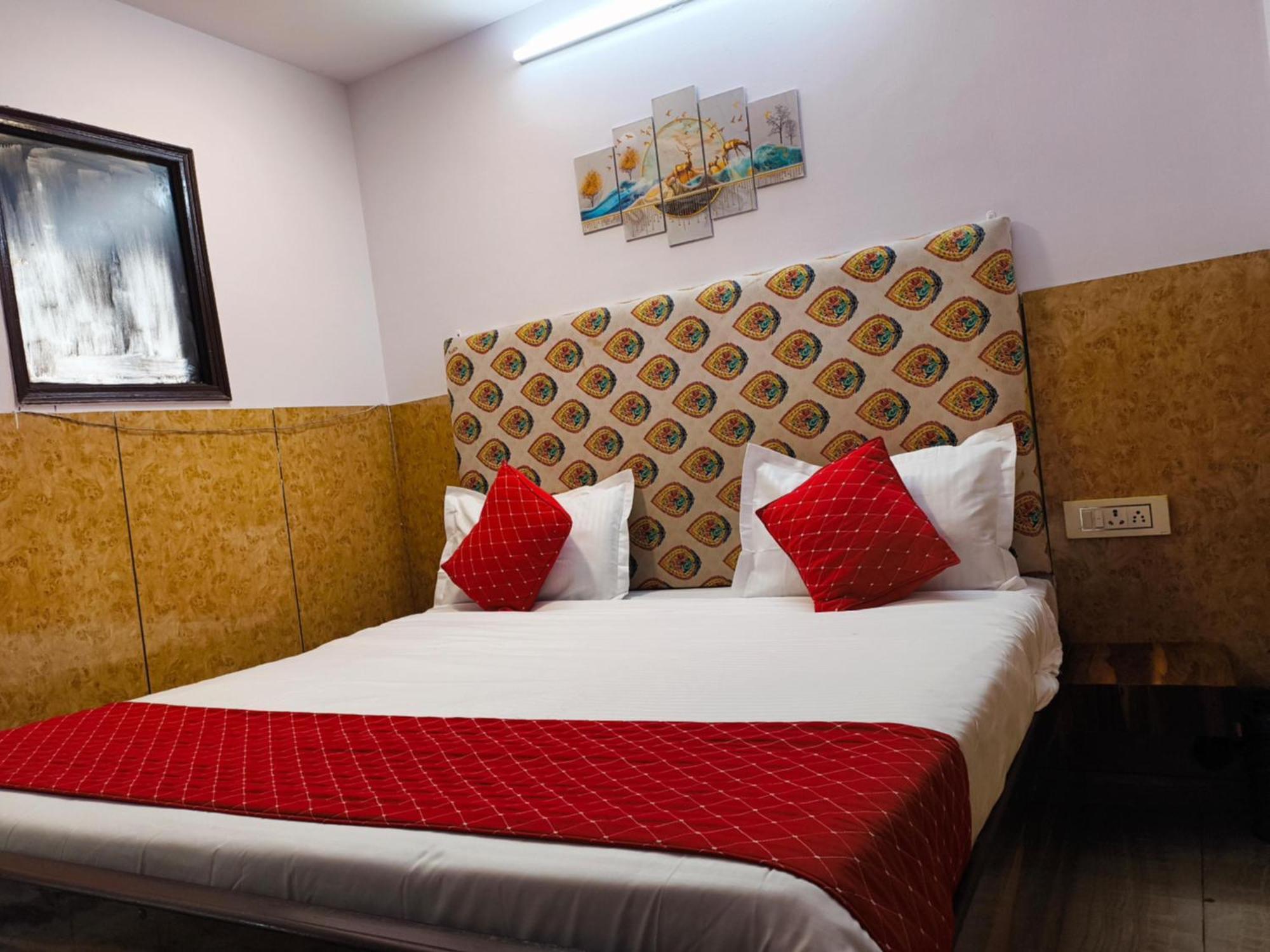 Hotel Metro Park Ню Делхи Екстериор снимка